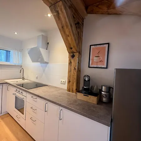 Leni * 希格斯多夫